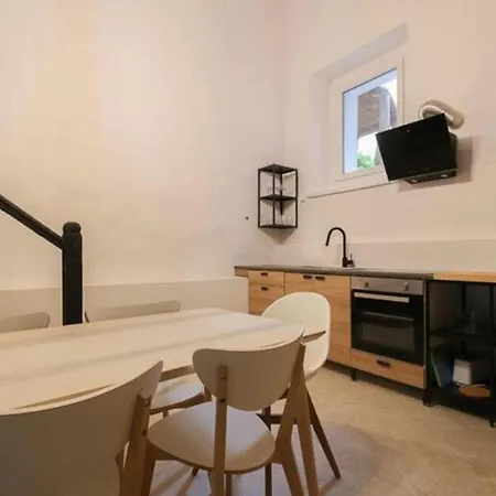 Housekepper Duplex En El Centro De Santander